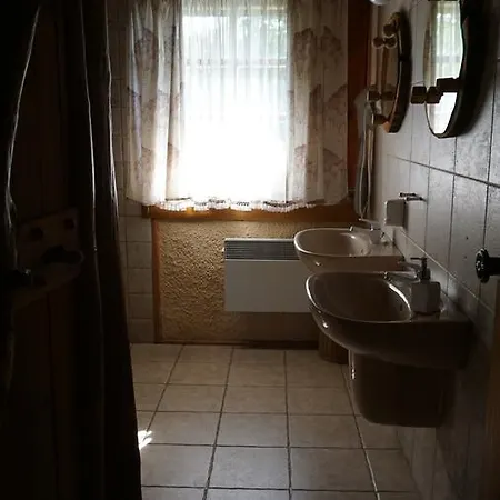 Galindia Kompleks wypoczynkowy *